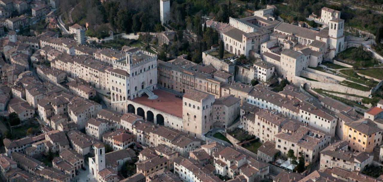 Appartamento Centro Storico グッビオ エクステリア 写真